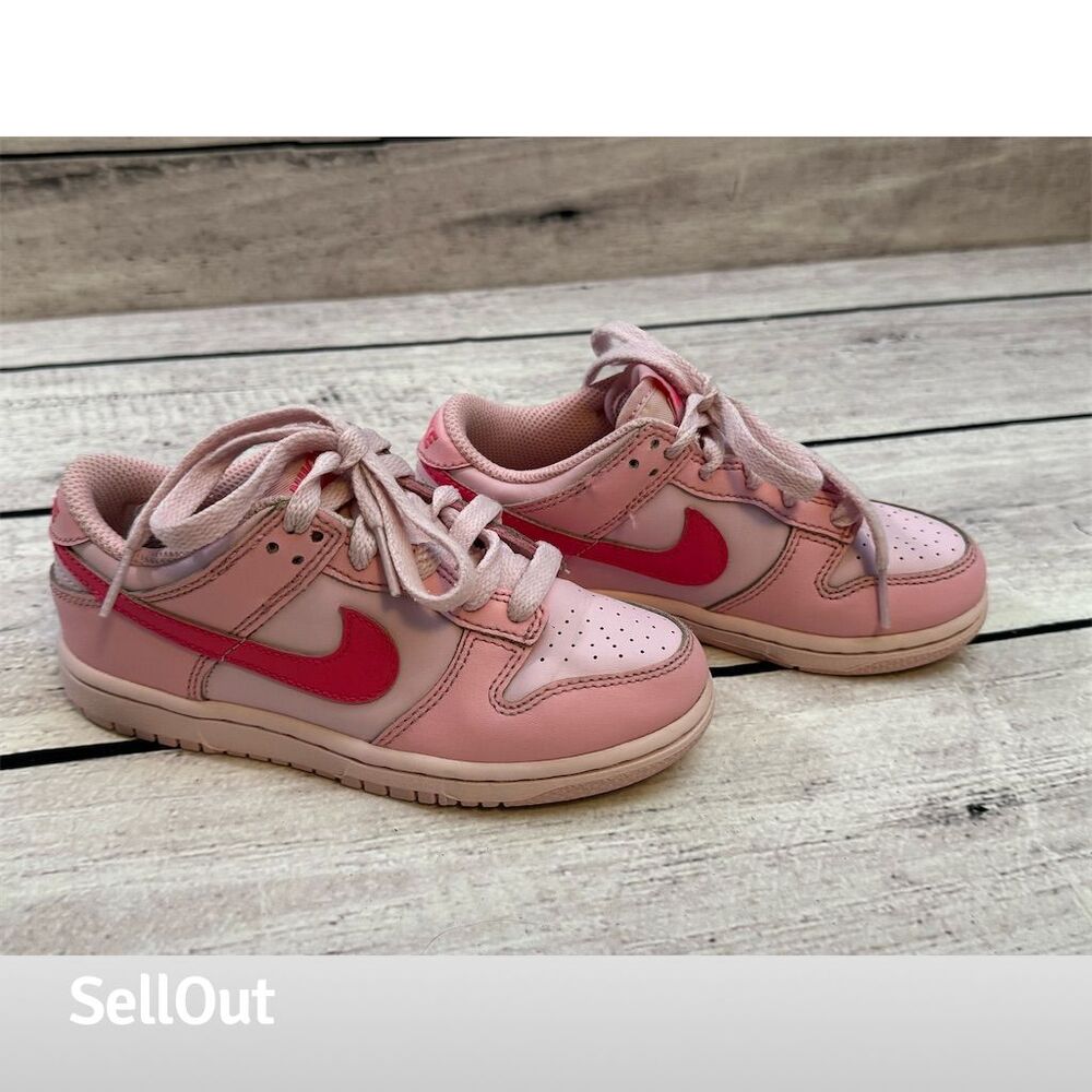 Nike Dunk Low Triple Pink Youth Sneakers Sz 12 Kids Casual Shoes Trendy - Picture 3 of 7
